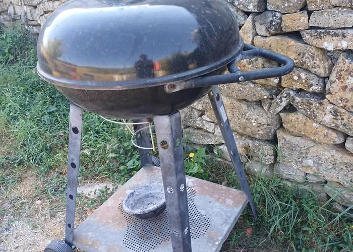 Gite Les Granges Dans Ferme Provencale. 14 Pers