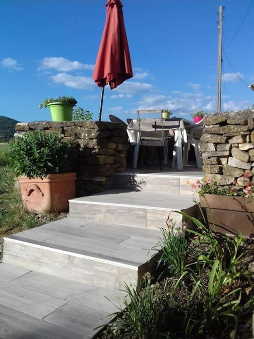 Les Granges Dans Ferme Provencale. 14 Pers * Ongles