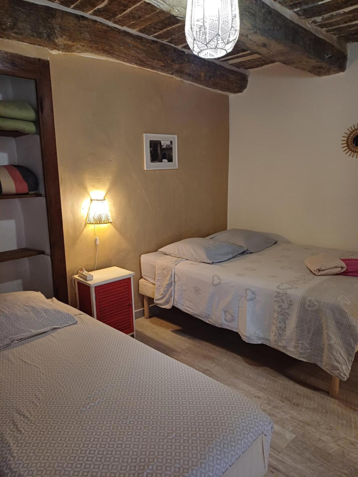 Les Granges Dans Ferme Provencale. 14 Pers Holiday home *
